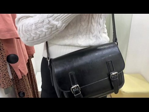❤️ Nuoren nartun FeralBerryn julkinen itsetyydytys dildolla sovituskopissa ❤️ Porno at porn fi.sexflashgame.ru ❤